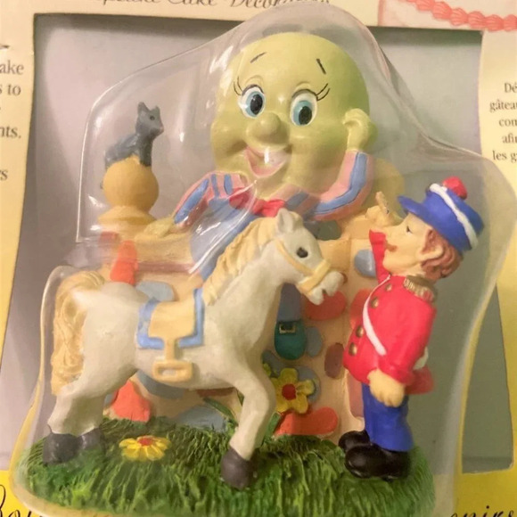 Humpty Dumpty Wilton Special Memories Collection Keepsake Cake Decoration Topper - Picture 2 of 7